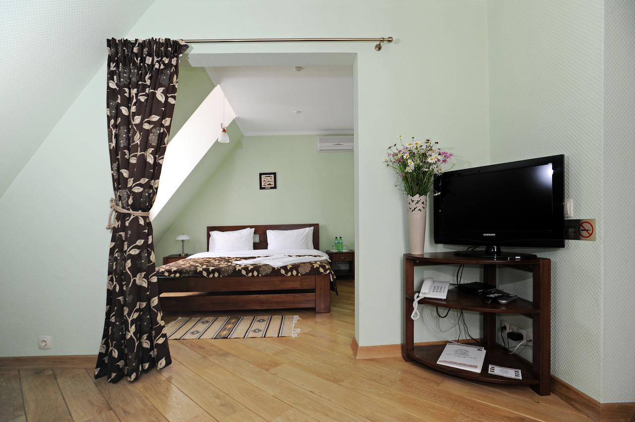 Zolota Forel Hotel Korostov Quarto foto