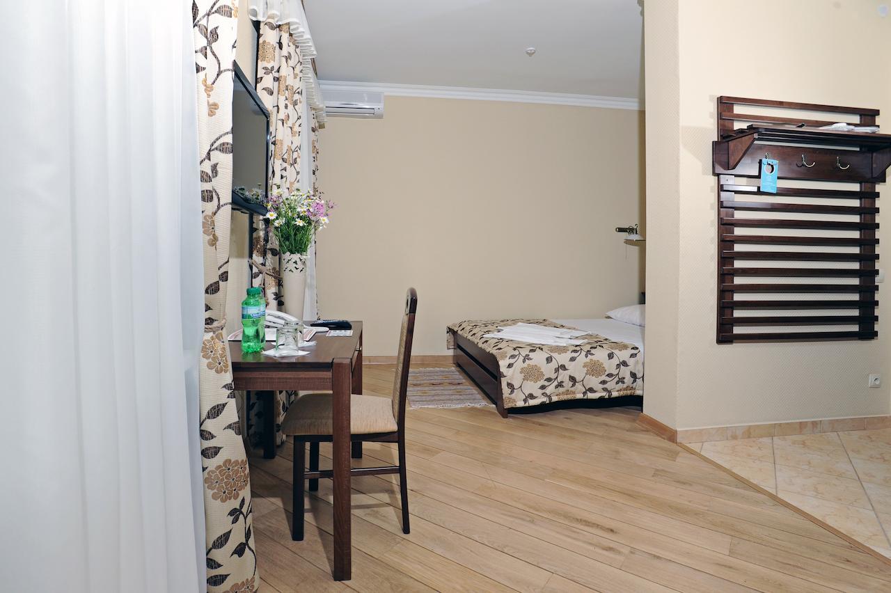 Zolota Forel Hotel Korostov Quarto foto